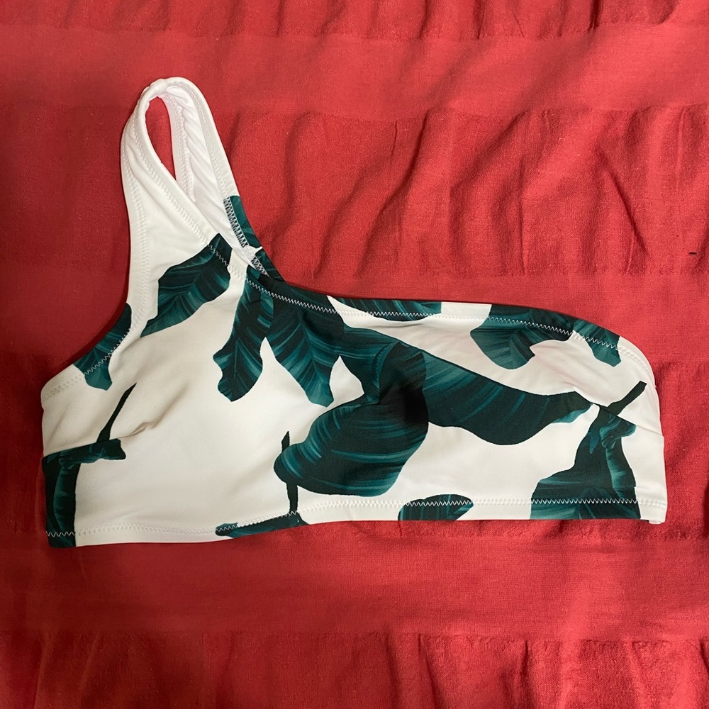 NWOT bikini top